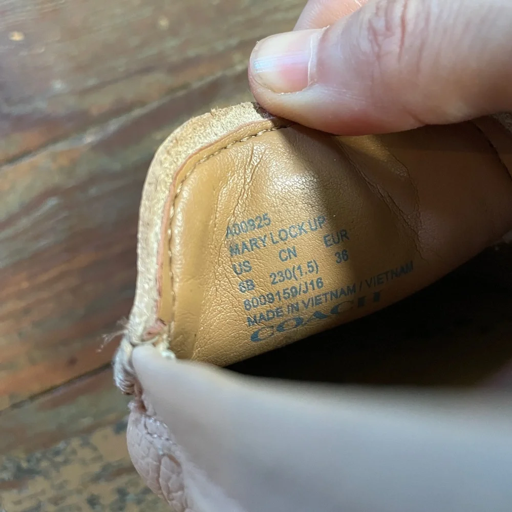 Coach Marley Driver Leather Loafers Quiet Luxury Slip On Metal Logo- Sz 6 🧡🎀